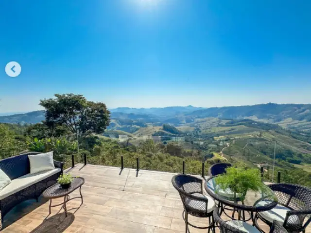 CHALÉS DE LUXO GRÃO CAFÉ